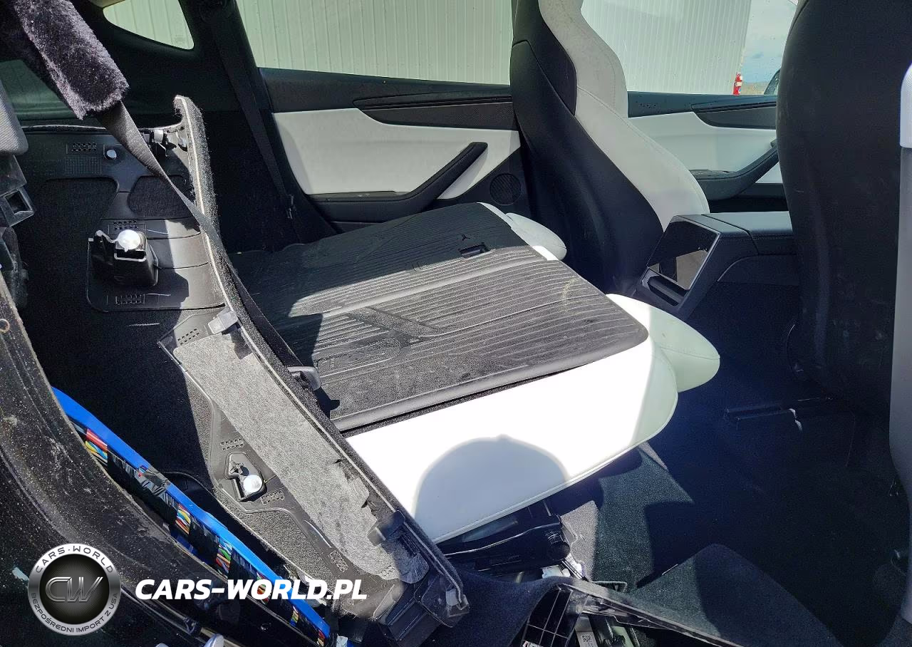 2026 Tesla Model Y VIN:7SAYGDET3TA613387 - 10