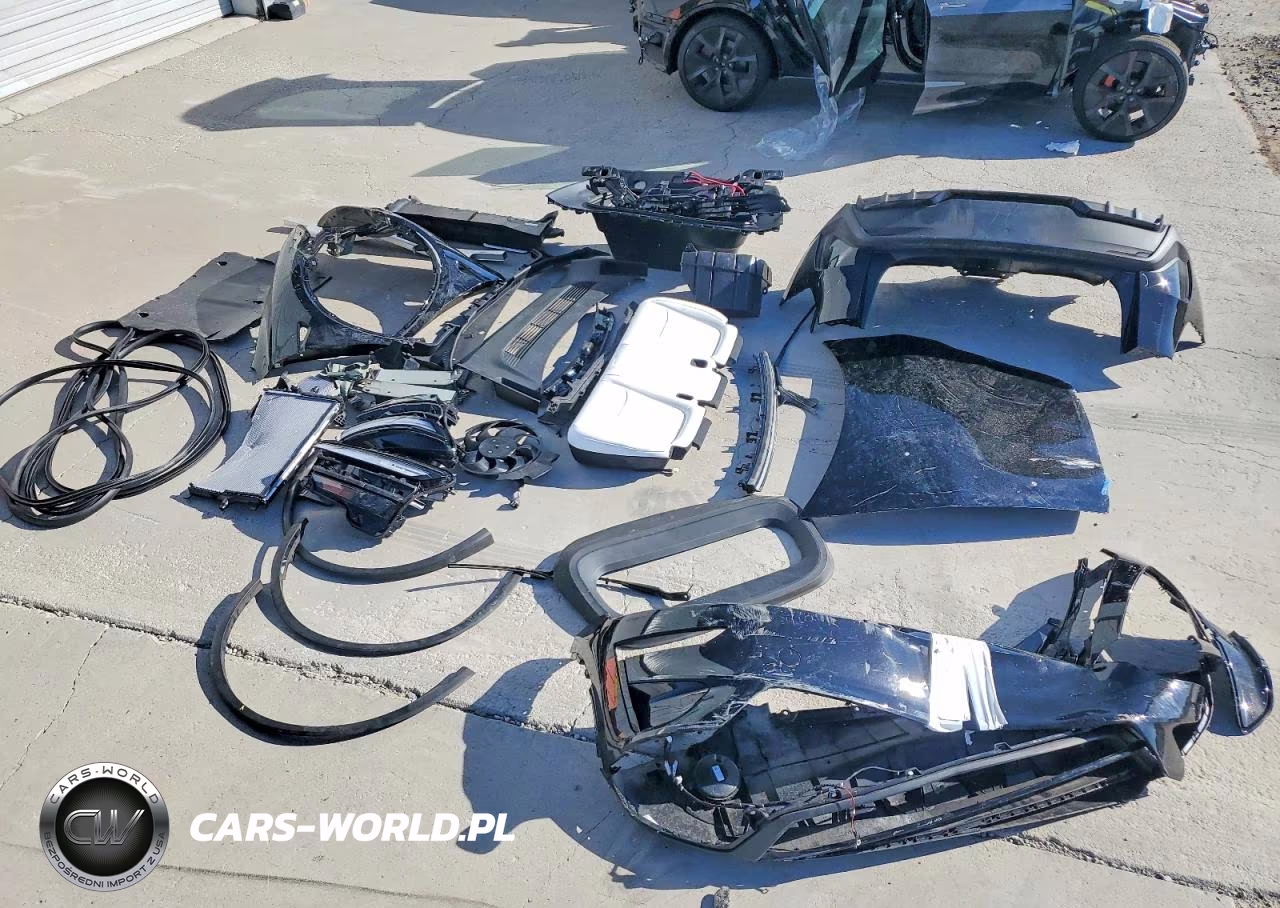 2026 Tesla Model Y VIN:7SAYGDET3TA613387 - 12