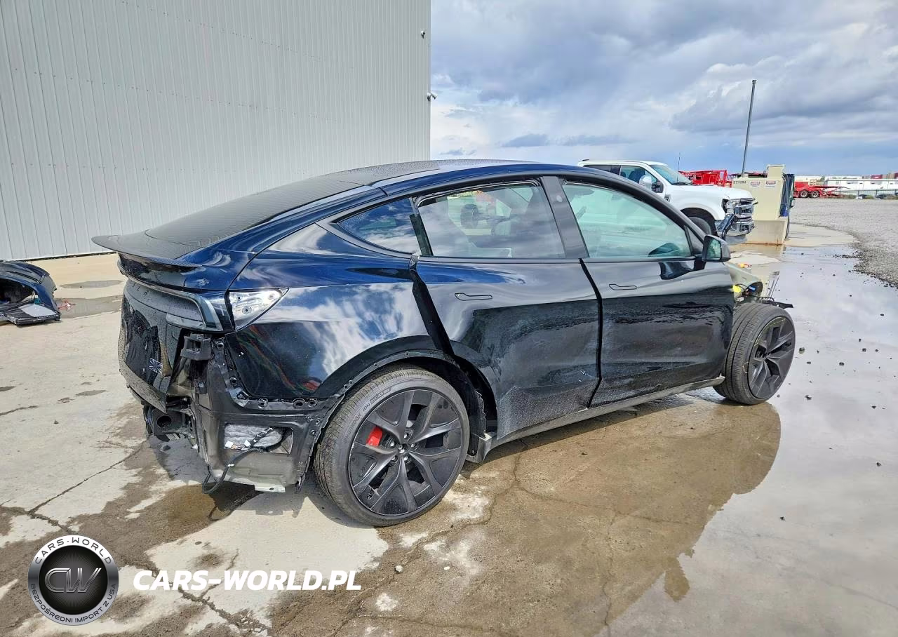 2026 Tesla Model Y VIN:7SAYGDET3TA613387 - 3
