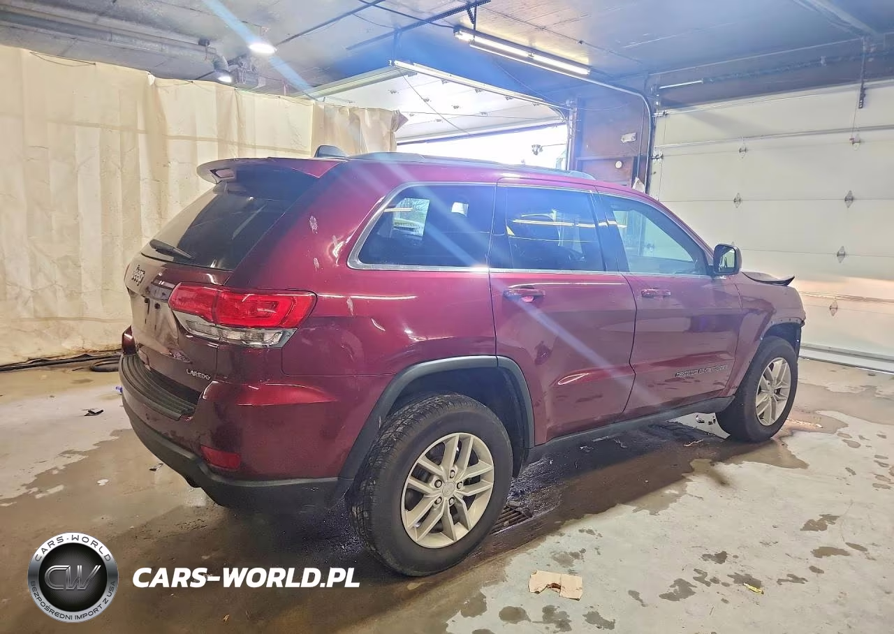 2018 Jeep Grand Cherokee Laredo VIN:1C4RJFAG2JC184893 - 3