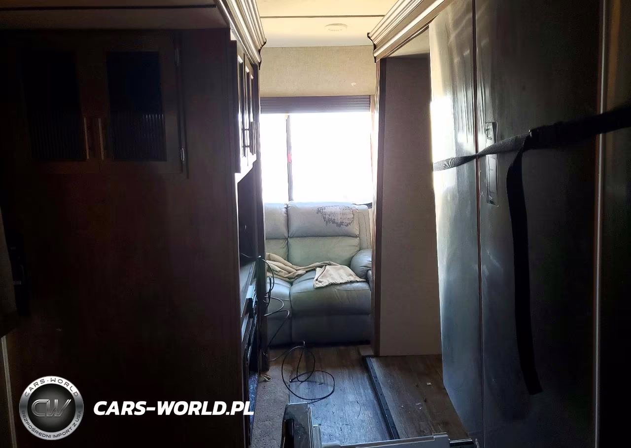 2017 Forest River Sabre Camper VIN:4X4FSRF24H3012125 - 6