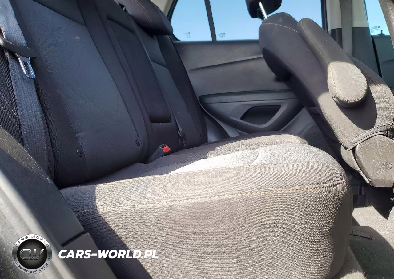 2020 Chevrolet Trax 1Lt VIN:3GNCJLSB1LL271271 - 3