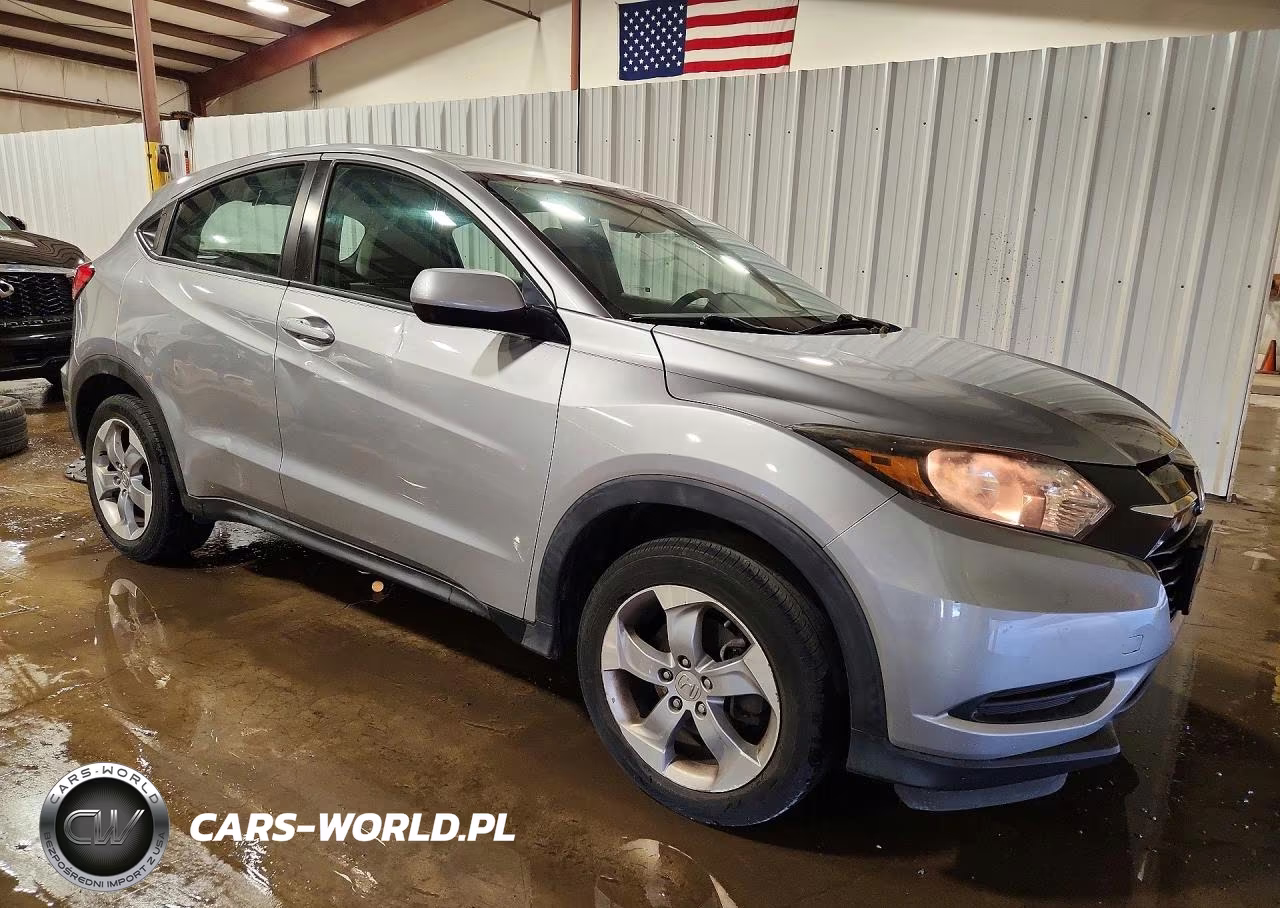 2018 Honda Hr-V Lx VIN:3CZRU6H31JG711582 - 4