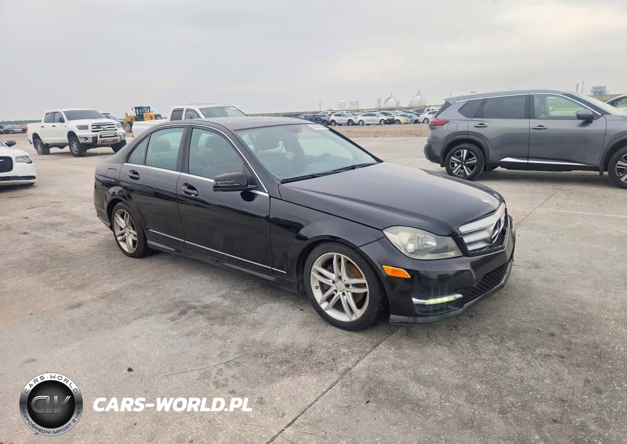 2013 Mercedes-Benz C 250 VIN:WDDGF4HB9DR269681 - 4
