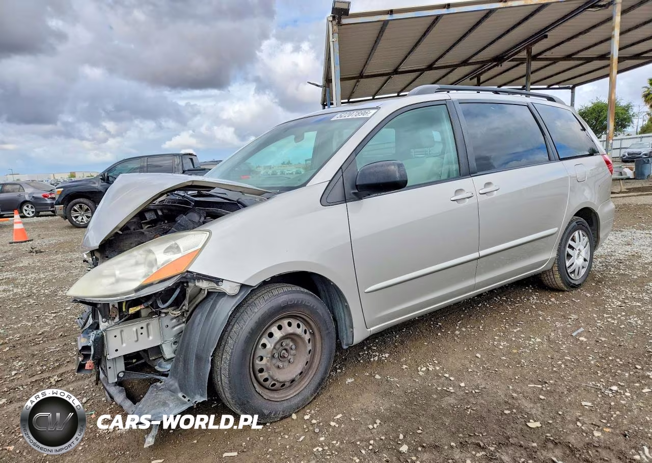2009 Toyota Sienna Le 8-Passenger