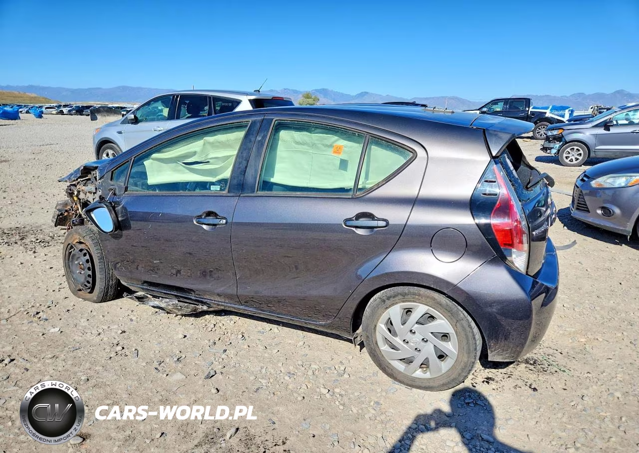 2015 Toyota Prius C Two VIN:JTDKDTB37F1111606 - 2