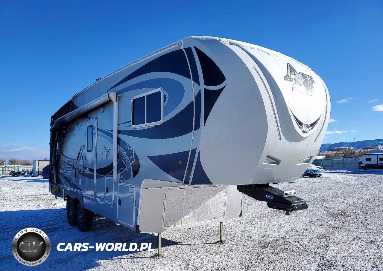 2019 Arctic Fox Silver Fox Edition S – zdjęcie 1 z 10