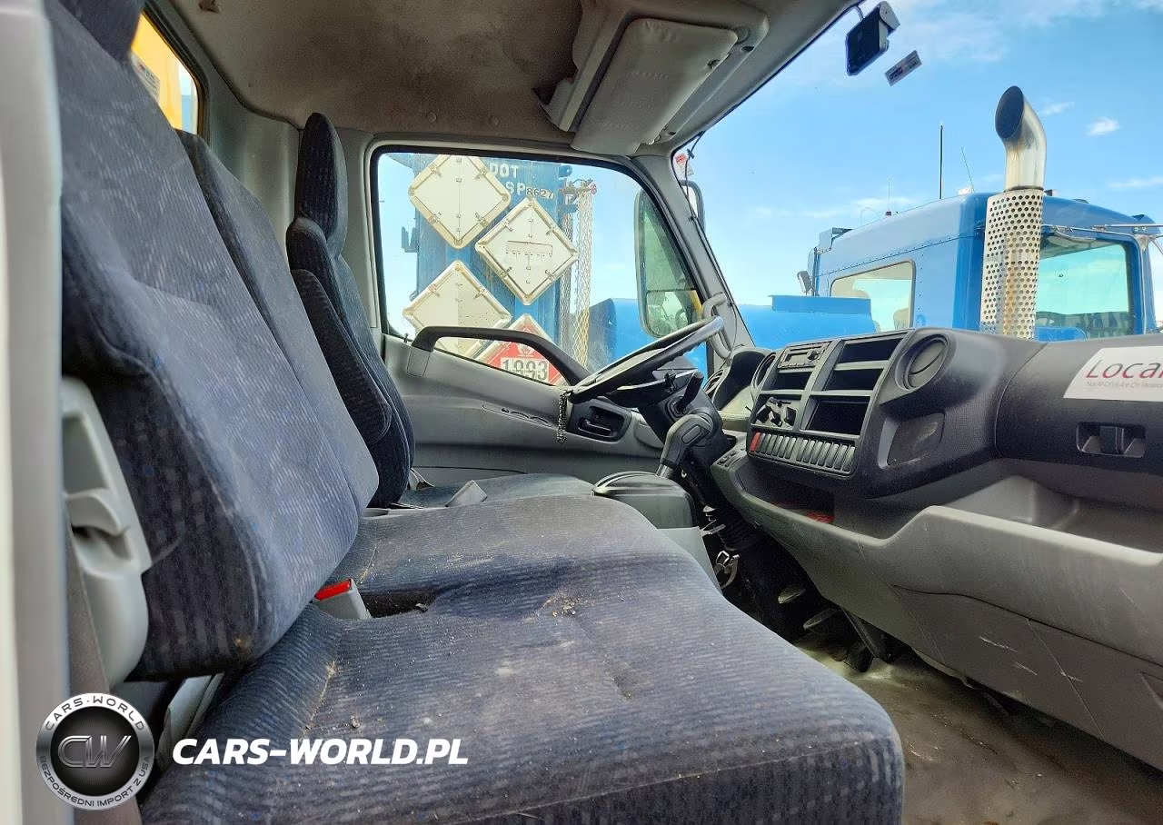 2020 Hino 155 Box Truck VIN:JHHYDM1H8LK008324 - 11