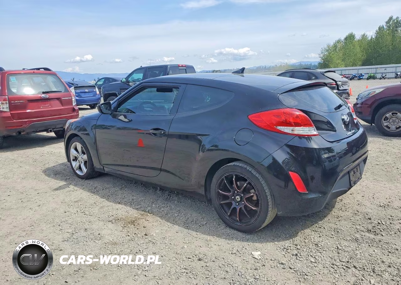 2015 Hyundai Veloster Base VIN:KMHTC6AD2FU242892 - 2