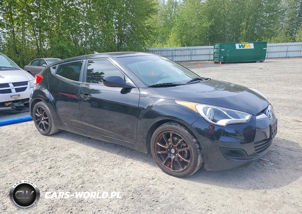 2015 Hyundai Veloster Base VIN:KMHTC6AD2FU242892 - 4