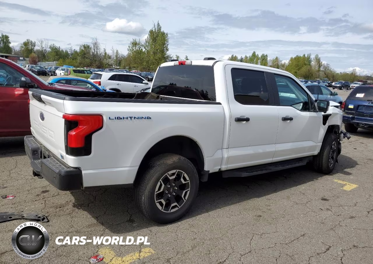 2022 Ford F150 Lightning Pro VIN:1FTVW1EL9NWG00162 - 3