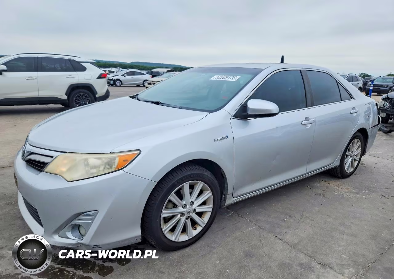 2013 Toyota Camry Hybrid Xle