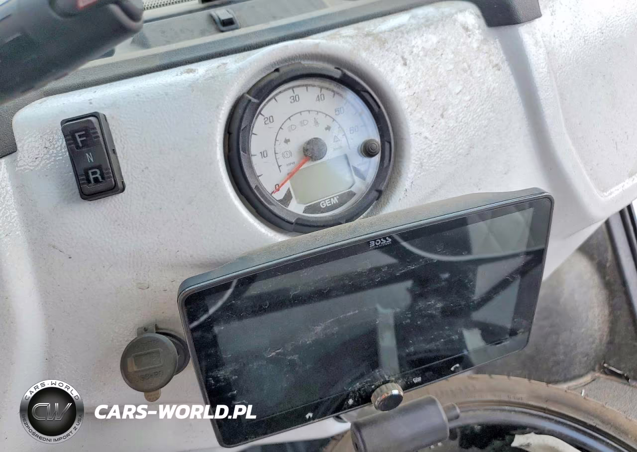 2019 Polaris Golf Cart VIN:52CG6AGA8K5020045 - 8