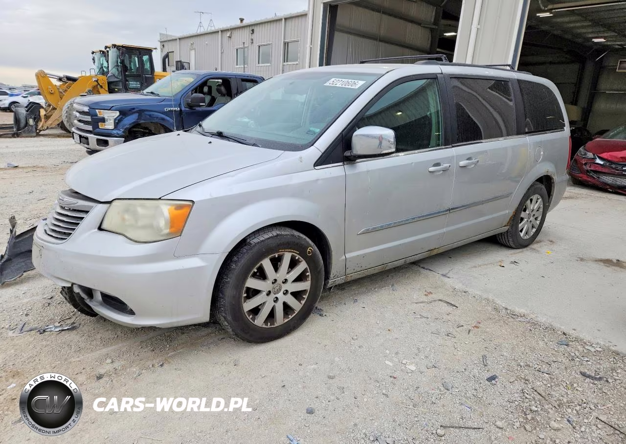 2011 Chrysler Town & Country Touring L