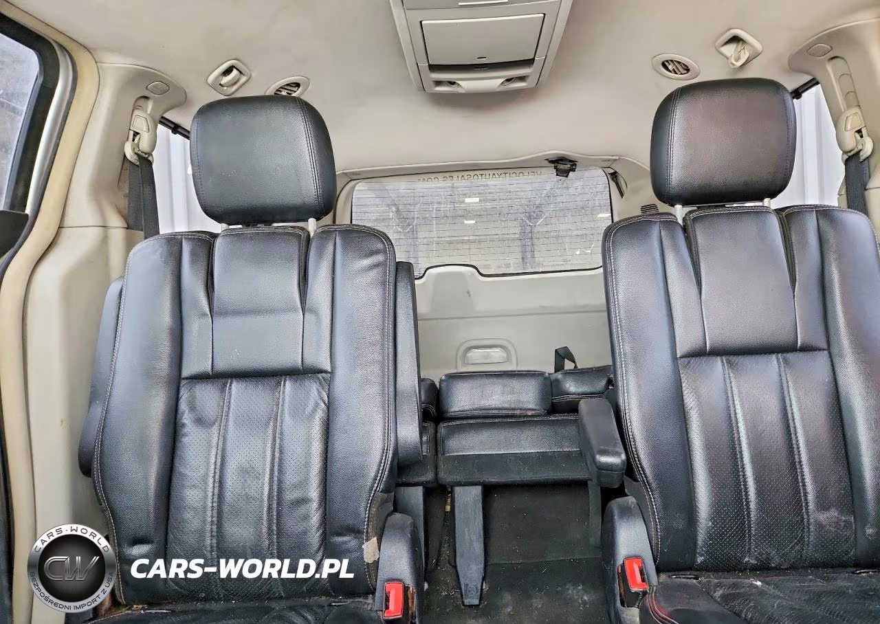 2011 Chrysler Town & Country Touring L VIN:2A4RR8DG4BR734002 - 10