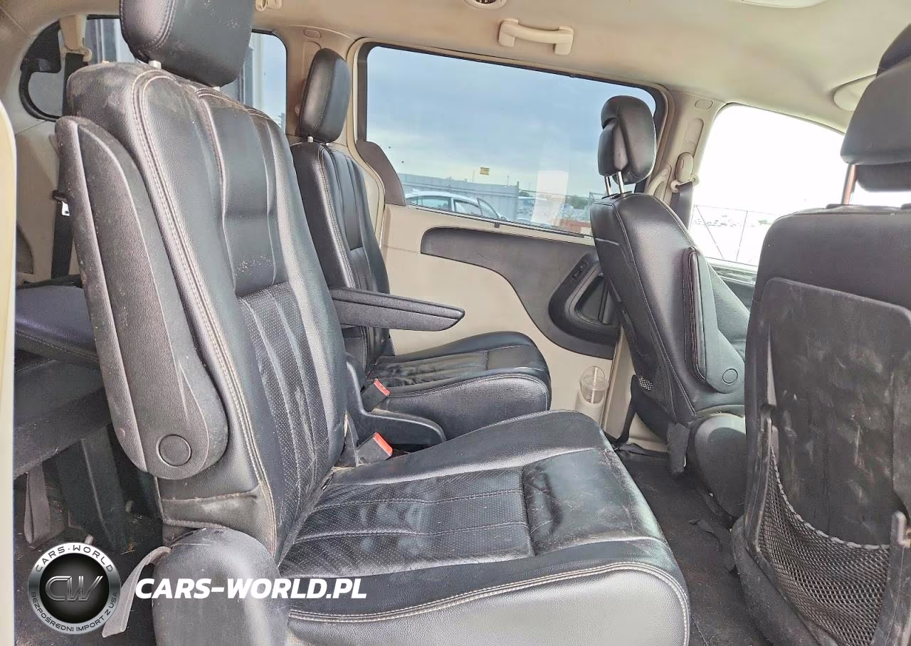 2011 Chrysler Town & Country Touring L VIN:2A4RR8DG4BR734002 - 11