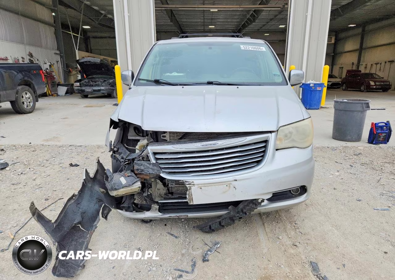 2011 Chrysler Town & Country Touring L VIN:2A4RR8DG4BR734002 - 5