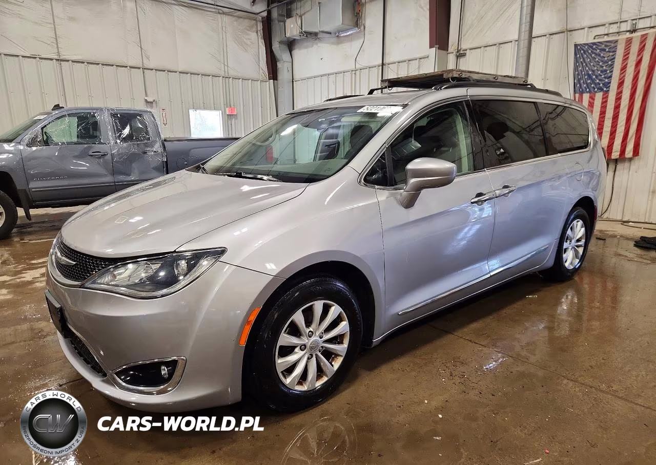 2017 Chrysler Pacifica Touring L – zdjęcie 1 z 14