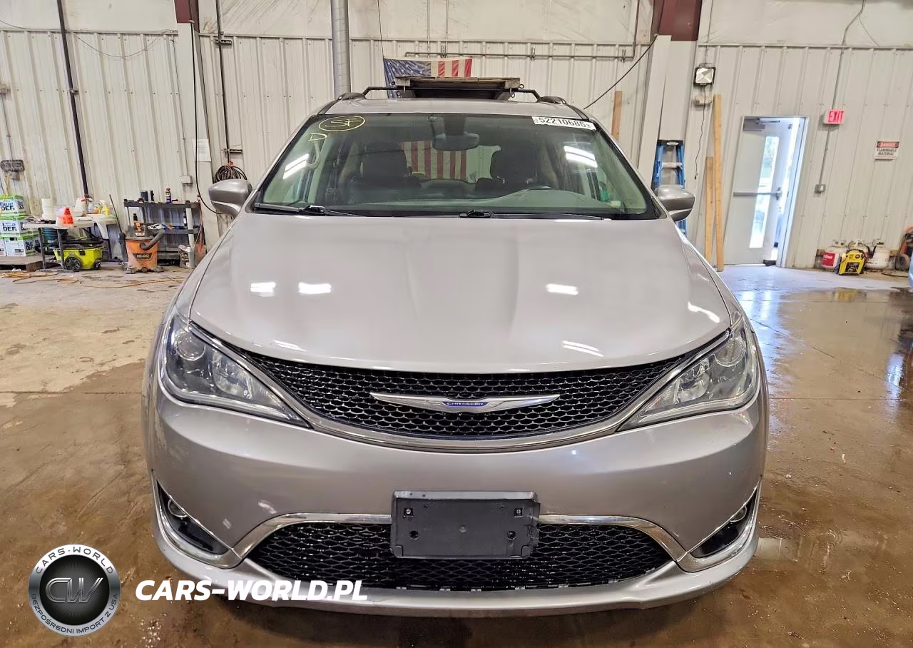 2017 Chrysler Pacifica Touring L VIN:2C4RC1BG1HR720620 - 5