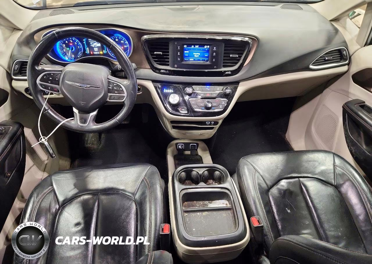 2017 Chrysler Pacifica Touring L VIN:2C4RC1BG1HR720620 - 8