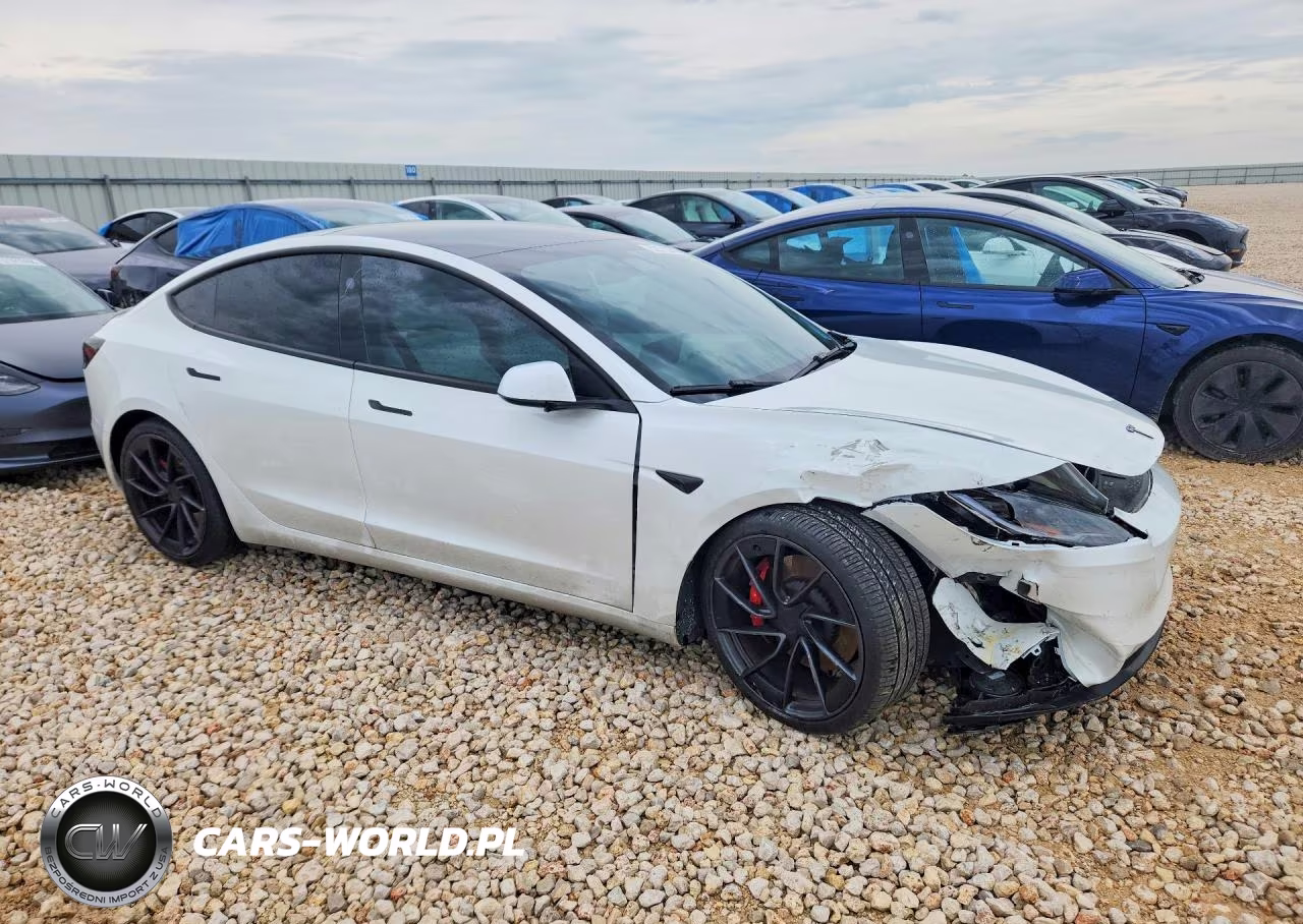 2025 Tesla Model 3 VIN:5YJ3E1ET9SF077851 - 4