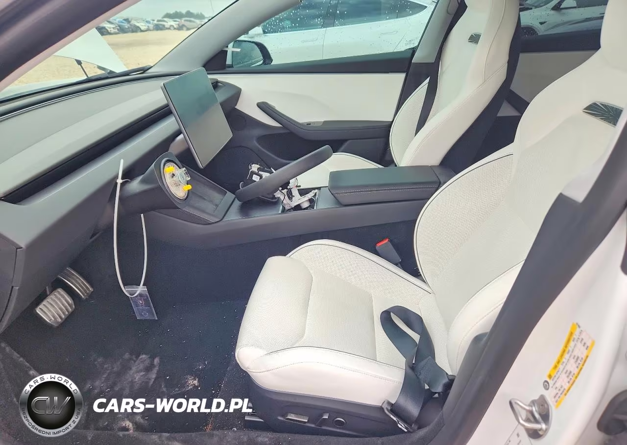 2025 Tesla Model 3 VIN:5YJ3E1ET9SF077851 - 7