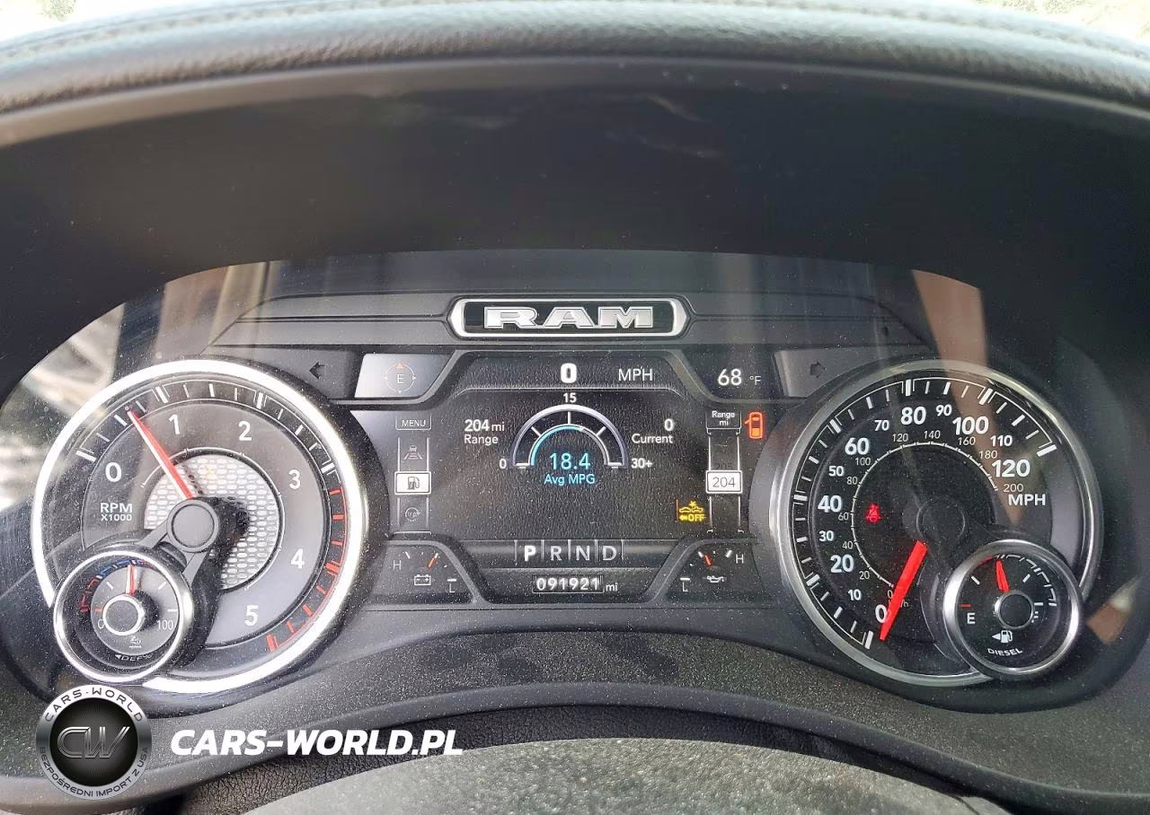 2019 Ram 2500 Laramie VIN:3C6UR5FL7KG535256 - 9