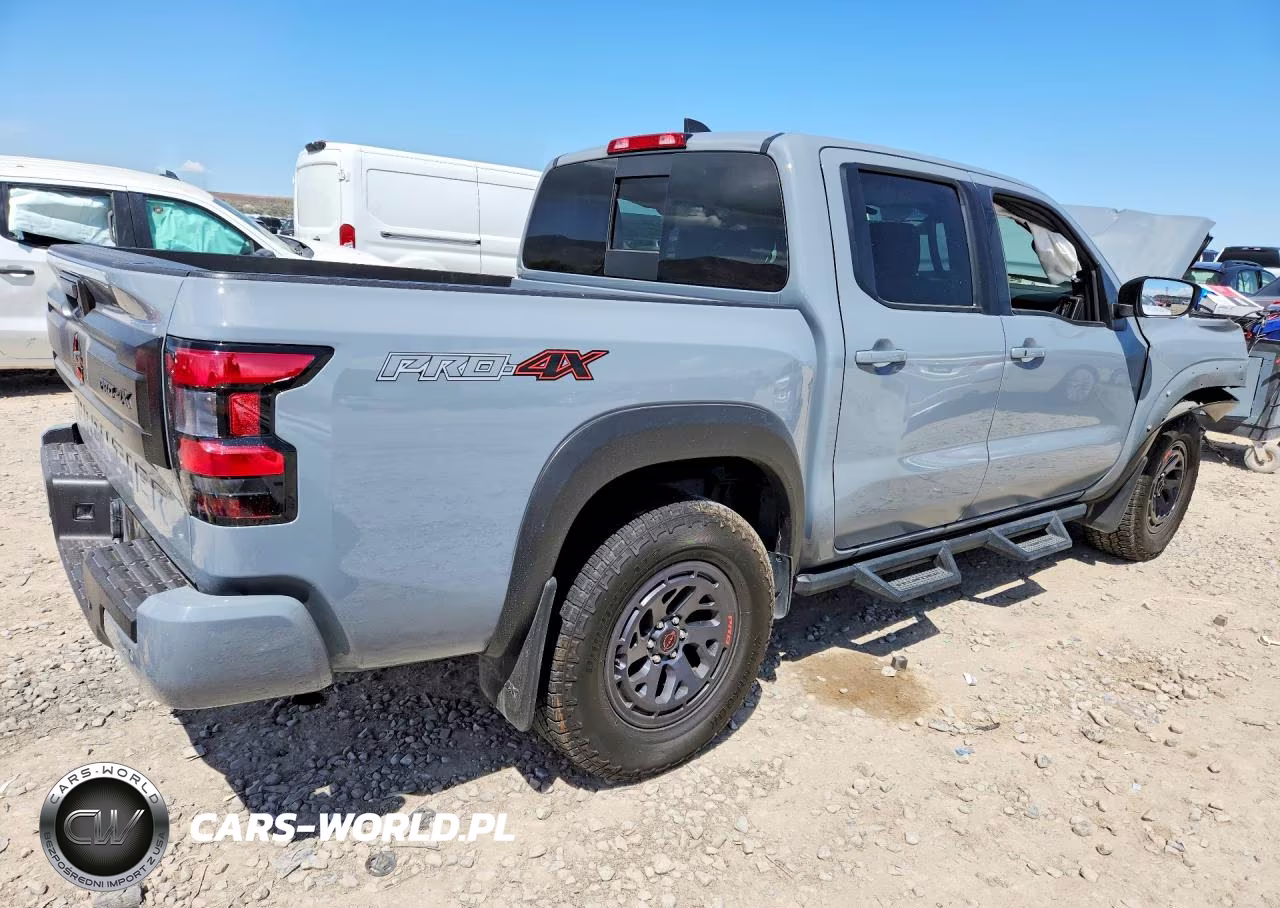 2025 Nissan Frontier Pro-4X VIN:1N6ED1EKXSN618648 - 3