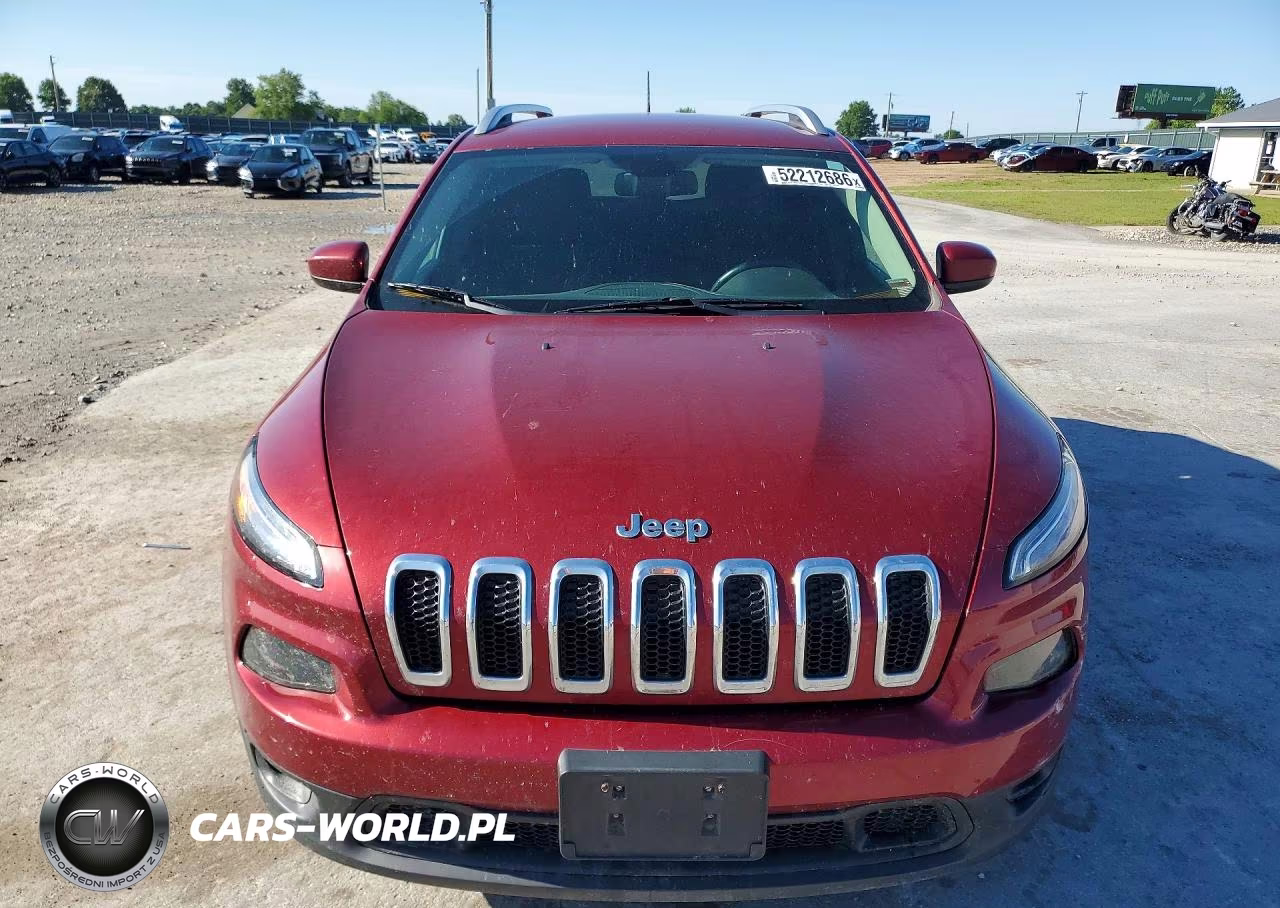 2017 Jeep Cherokee Latitude VIN:1C4PJLCBXHD232426 - 5