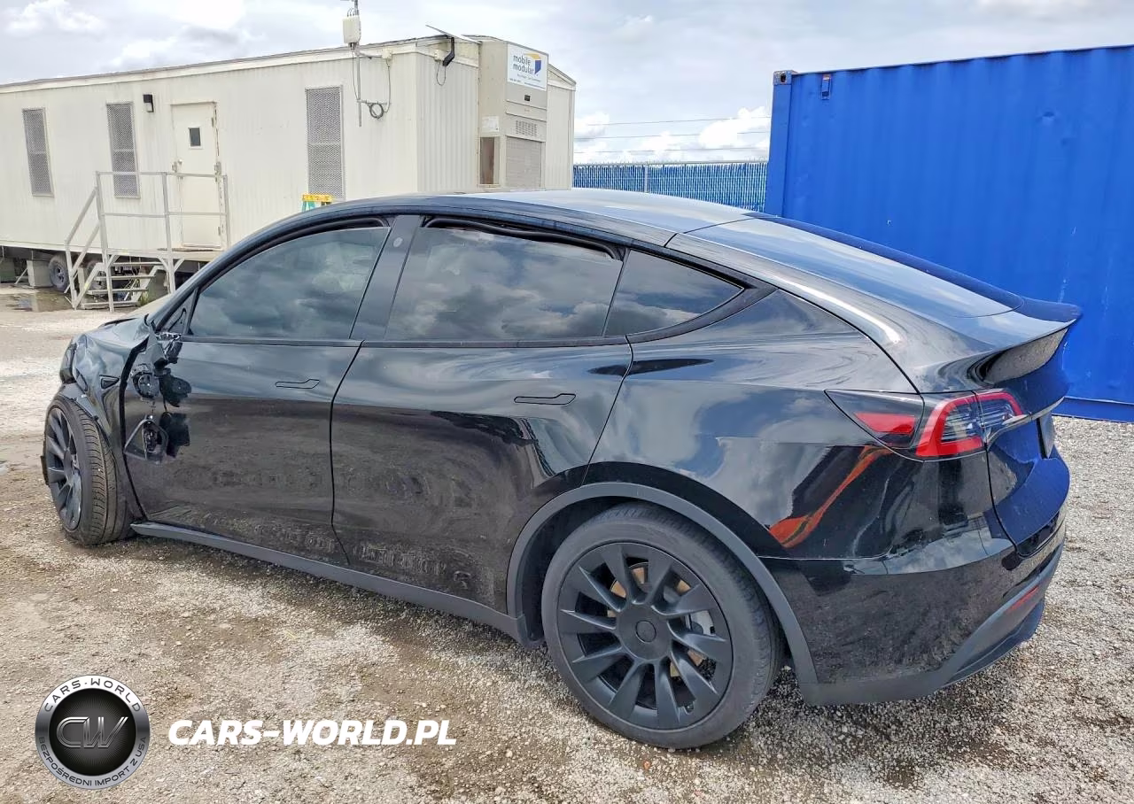 2023 Tesla Model Y VIN:7SAYGDEE3PA044497 - 2