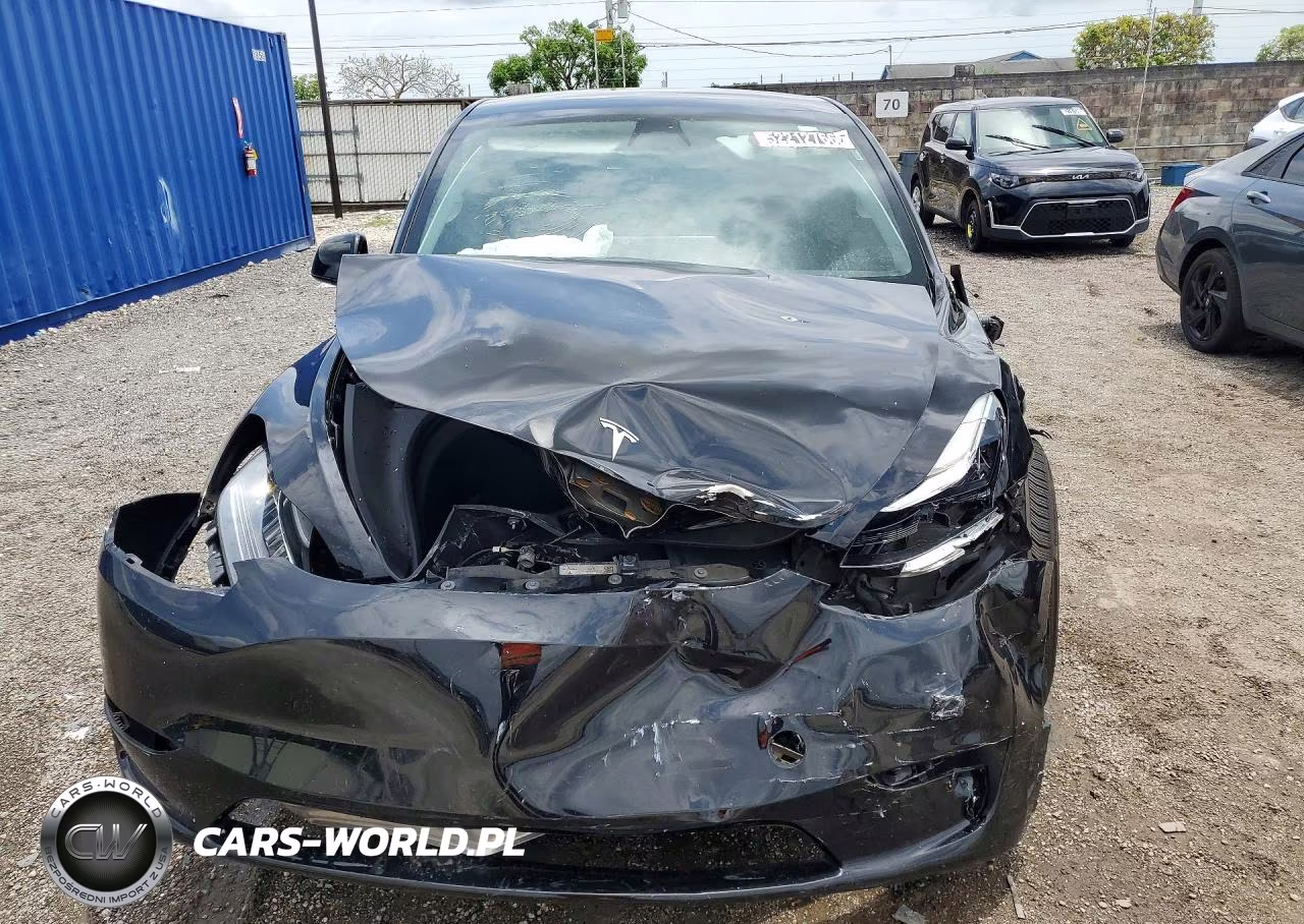 2023 Tesla Model Y VIN:7SAYGDEE3PA044497 - 5