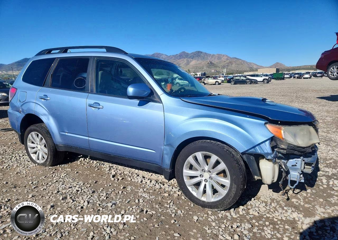 2011 Subaru Forester 2.5X Premium VIN:JF2SHADCXBH757697 - 4