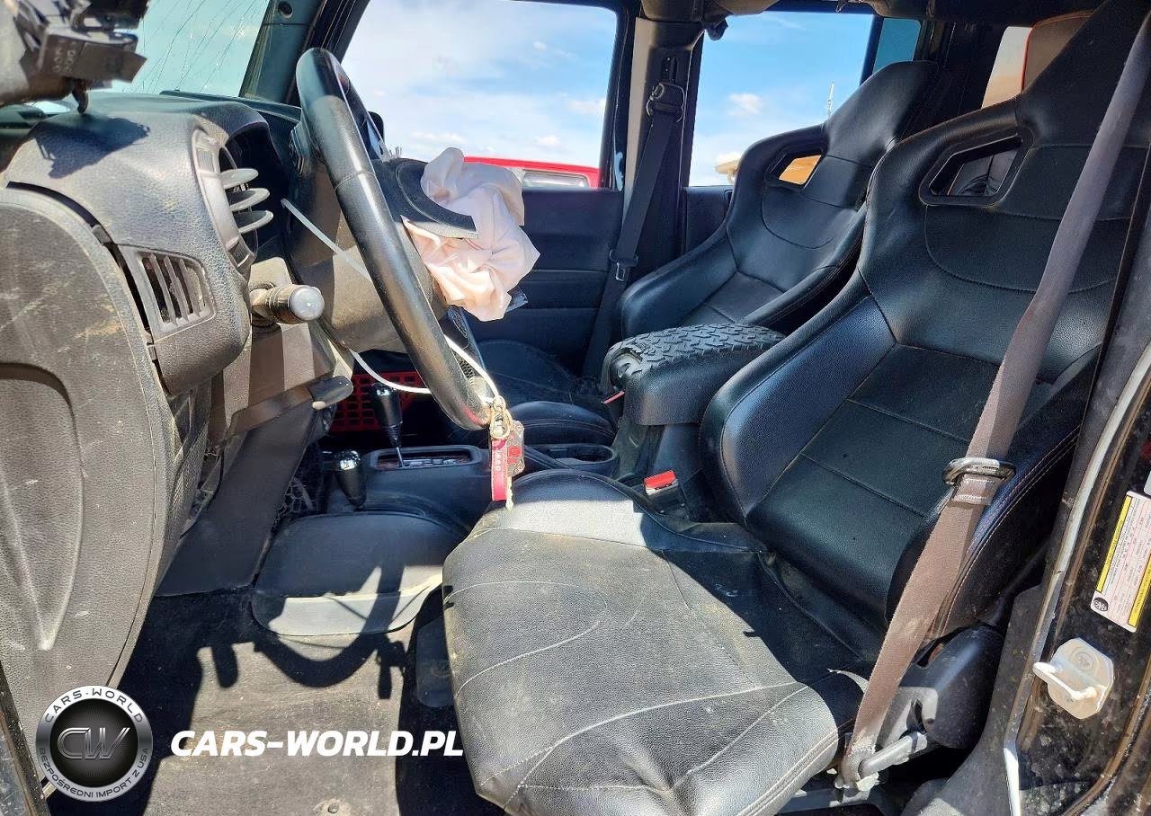 2018 Jeep Wrangler Unlimited Sport VIN:1C4BJWDGXJL931704 - 7