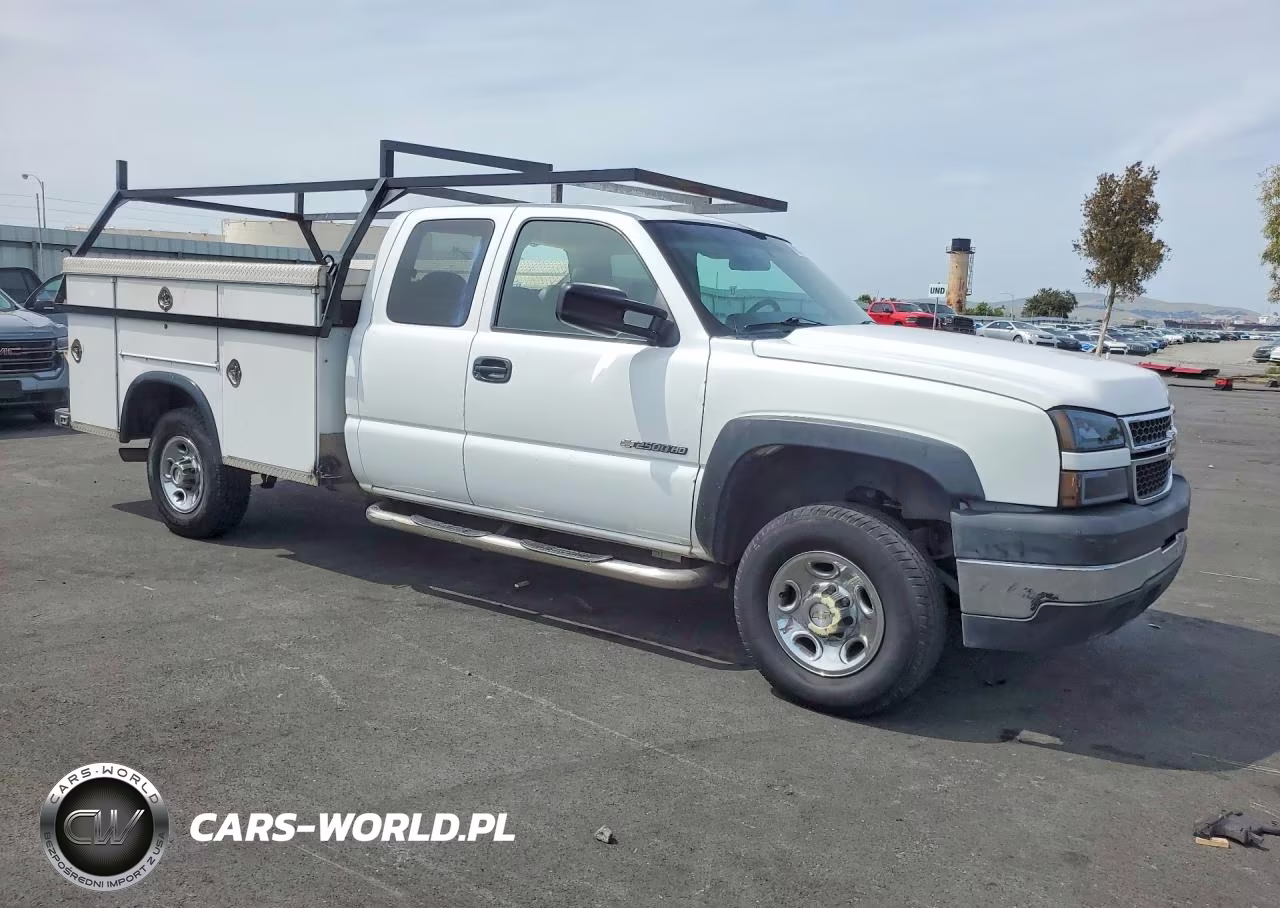 2007 Chevrolet Silverado C2500 Heavy Duty VIN:1GBHC29U17E163592 - 4