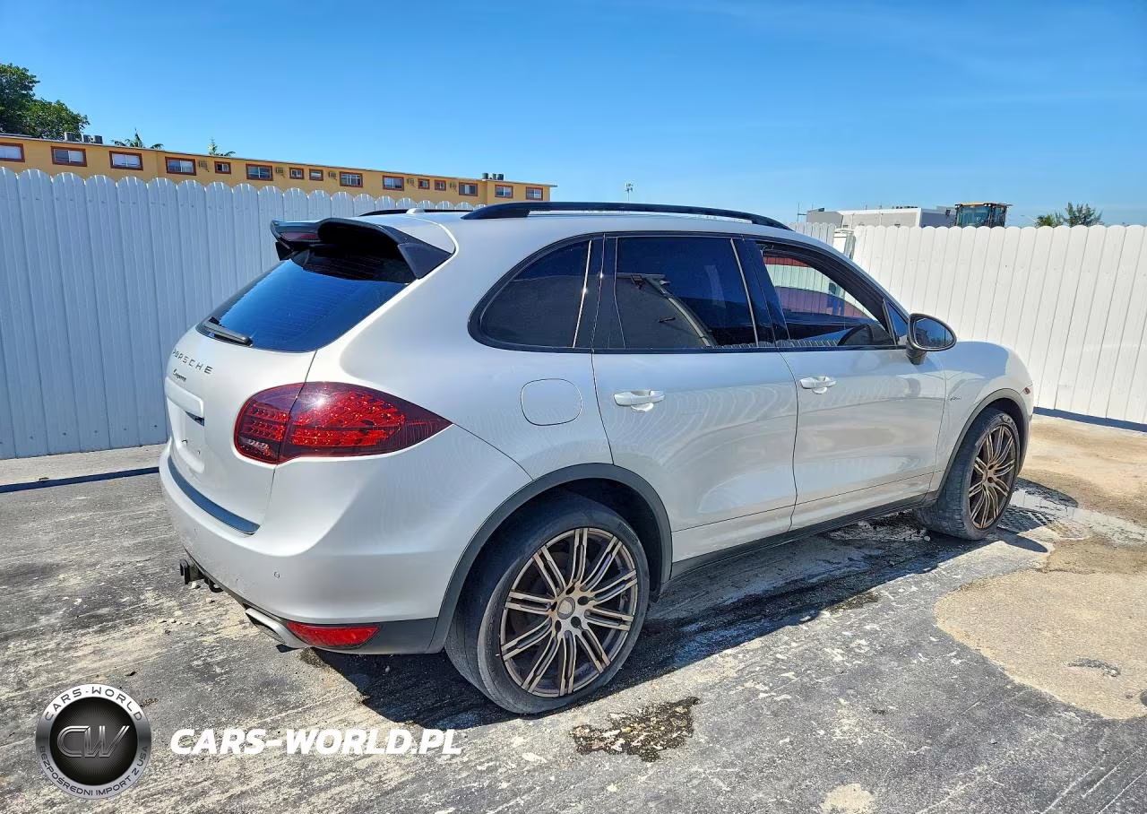 2013 Porsche Cayenne VIN:WP1AF2A24DLA25890 - 3
