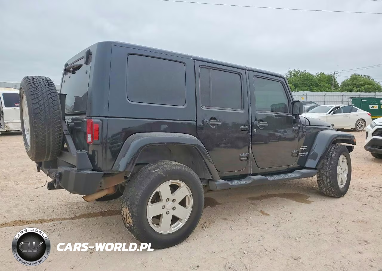 2010 Jeep Wrangler Unlimited Sahara VIN:1J4BA5H12AL197988 - 3