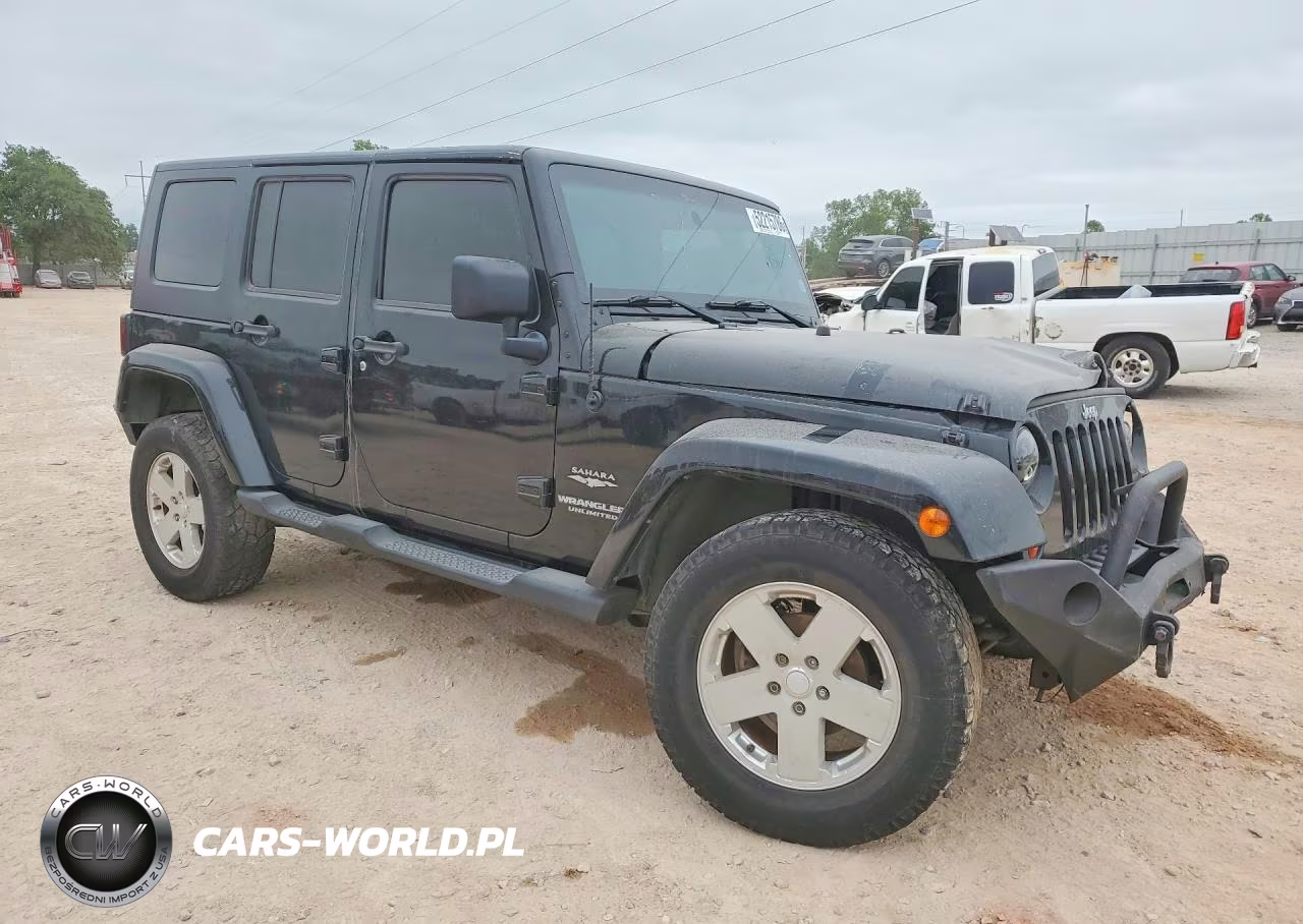 2010 Jeep Wrangler Unlimited Sahara VIN:1J4BA5H12AL197988 - 4