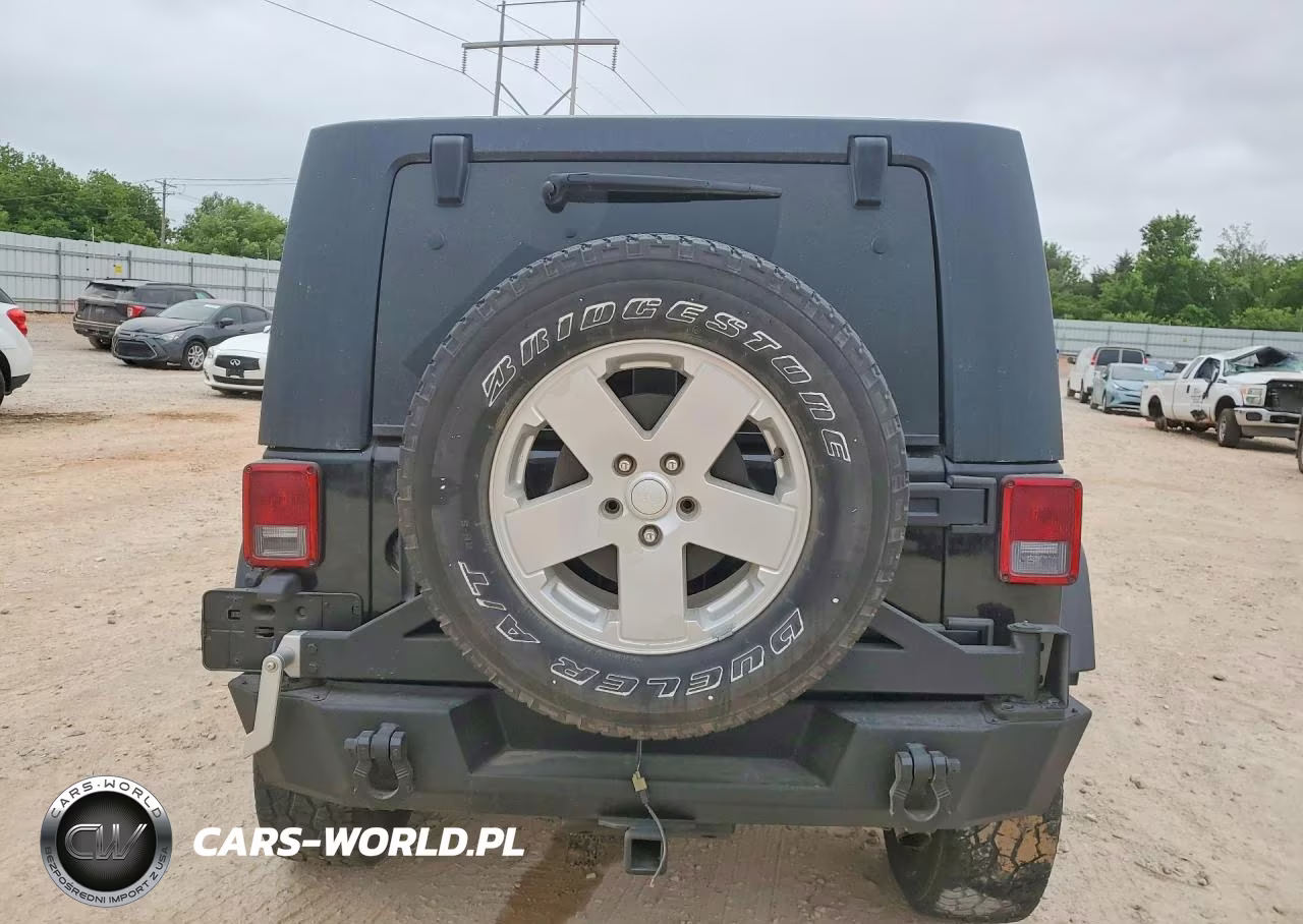 2010 Jeep Wrangler Unlimited Sahara VIN:1J4BA5H12AL197988 - 6