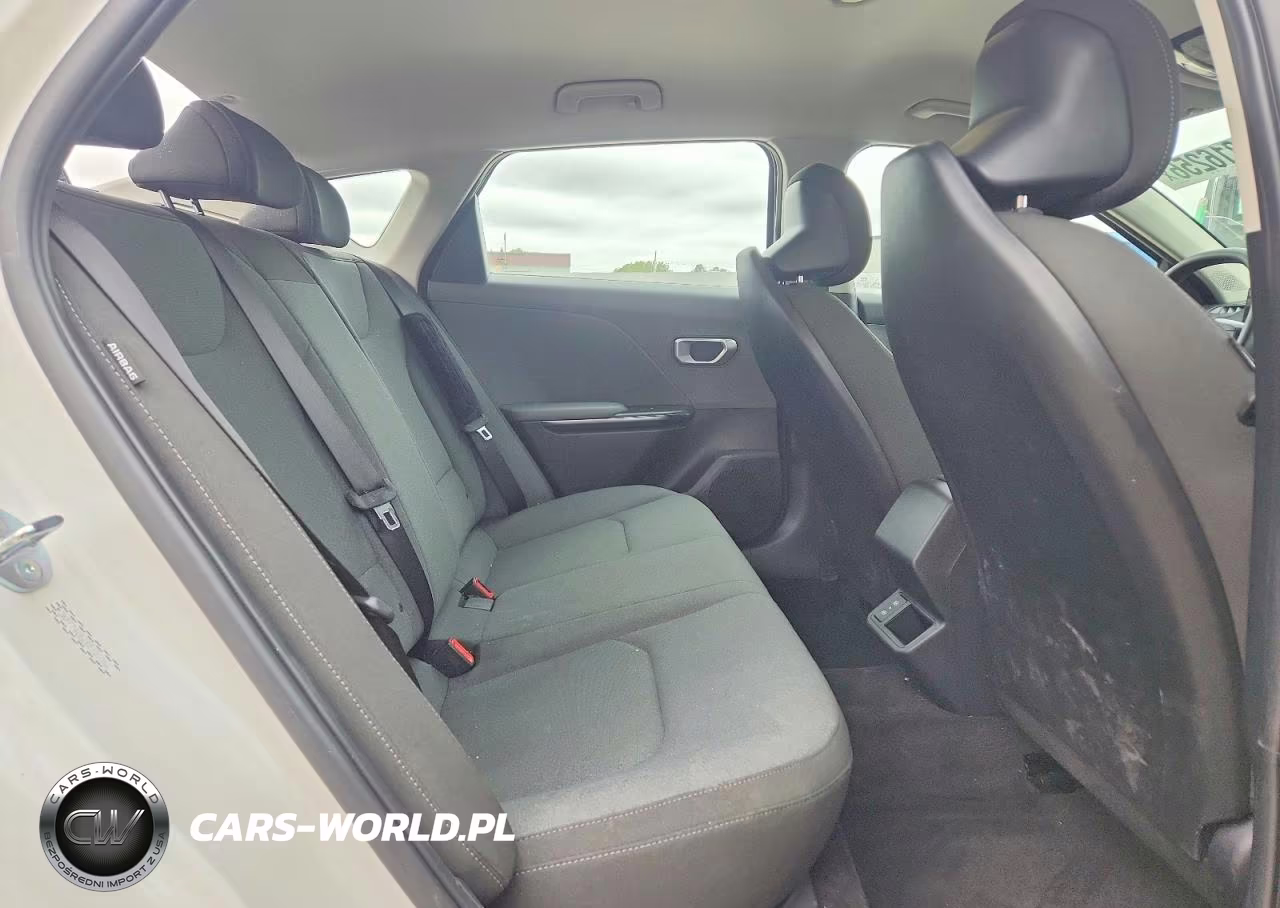 2025 Kia K4 Lxs VIN:3KPFT4DE2SE131066 - 10