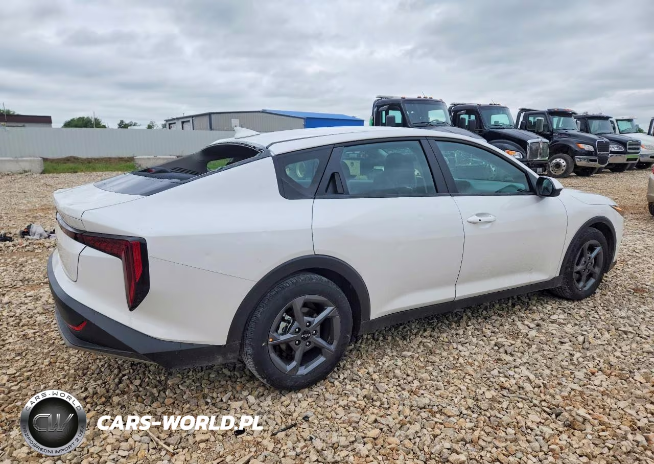 2025 Kia K4 Lxs VIN:3KPFT4DE2SE131066 - 3