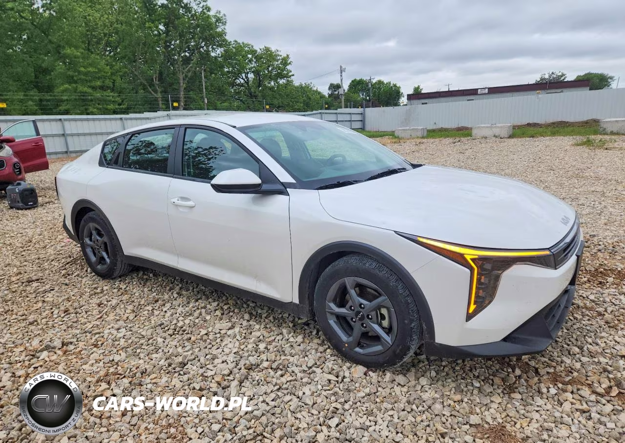 2025 Kia K4 Lxs VIN:3KPFT4DE2SE131066 - 4