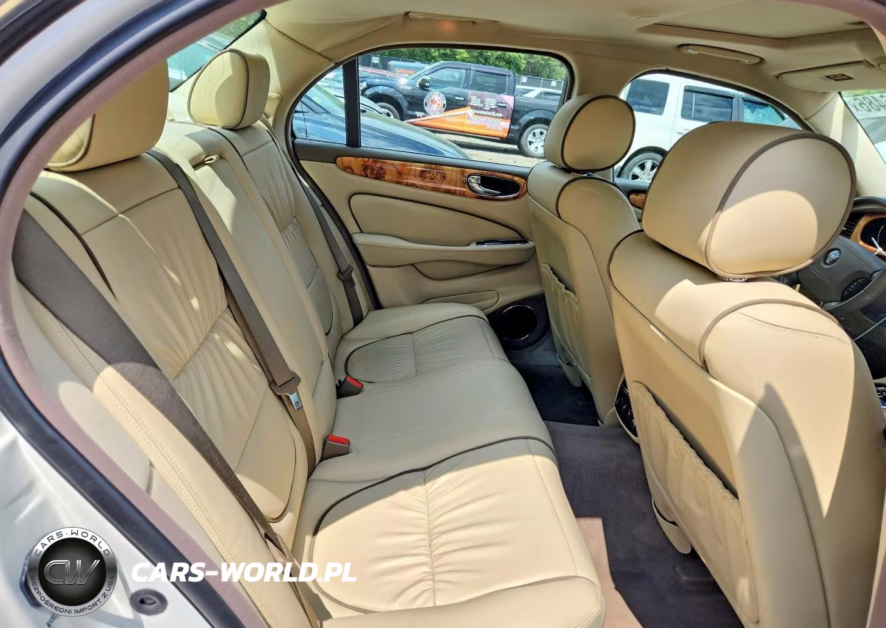 2007 Jaguar Xj8 VIN:SAJWA71B77SH17840 - 10
