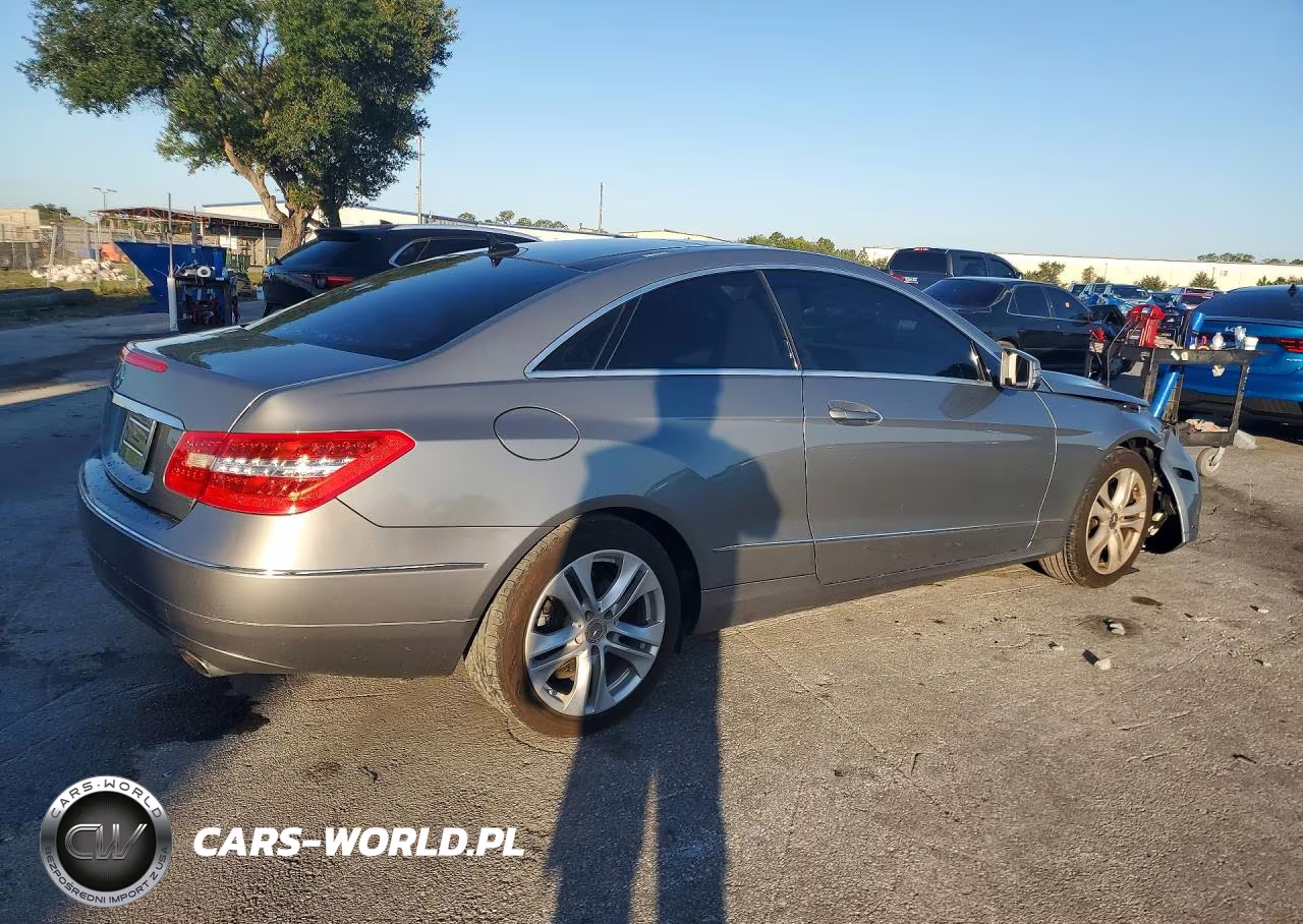 2010 Mercedes-Benz E 350 VIN:WDDKJ5GB2AF051207 - 3