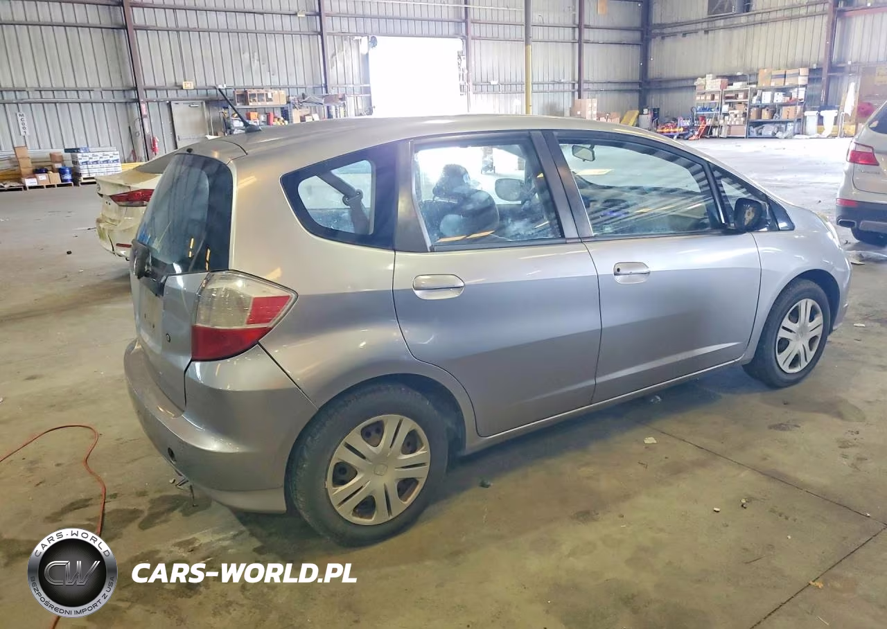 2010 Honda Fit VIN:JHMGE8H27AS012865 - 3