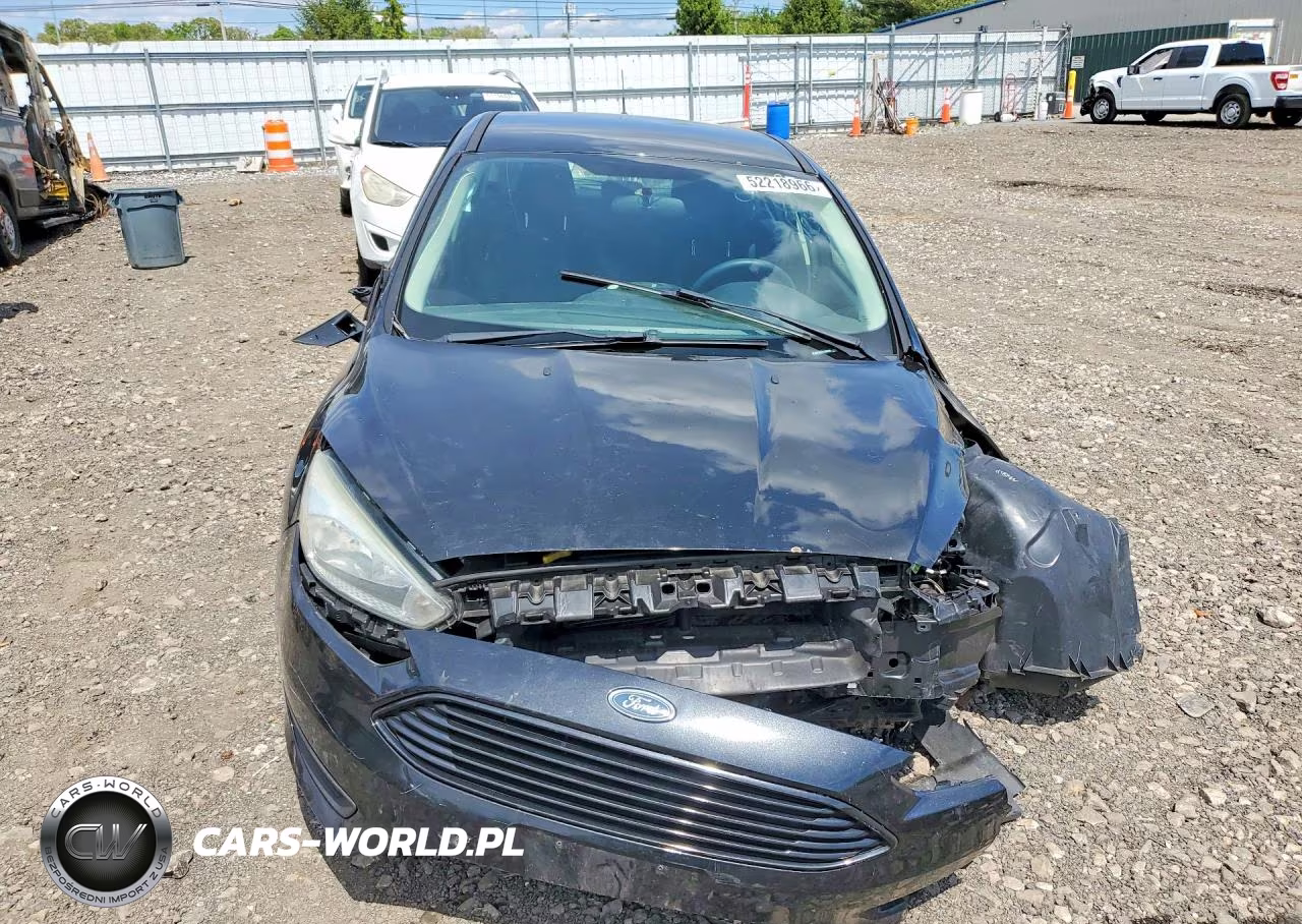 2015 Ford Focus Se VIN:1FADP3K27FL366340 - 5