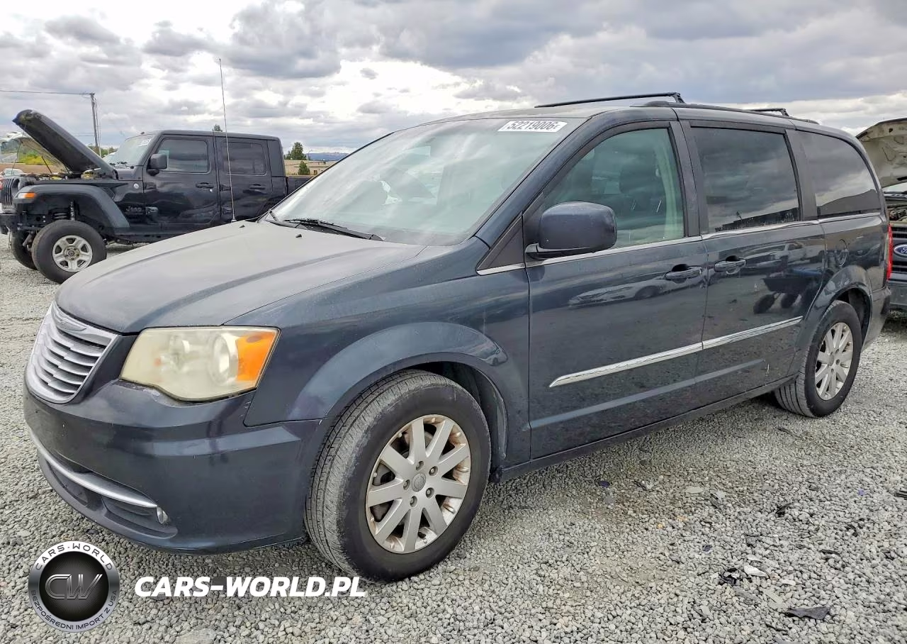 2013 Chrysler Town & Country Touring