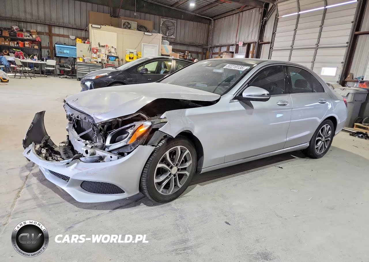 2016 Mercedes-Benz C 300 – zdjęcie 1 z 13