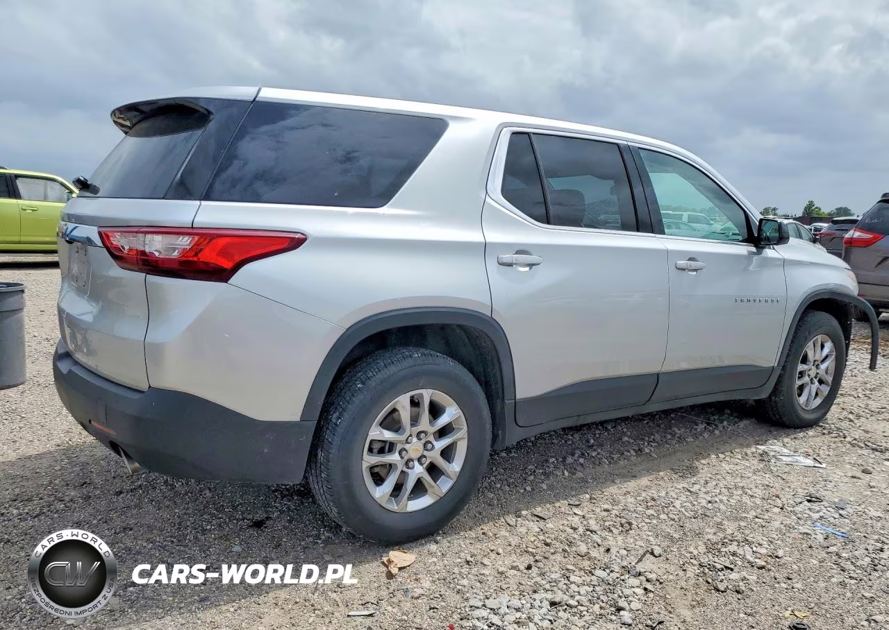 2020 Chevrolet Traverse Ls VIN:1GNERFKW0LJ132858 - 3