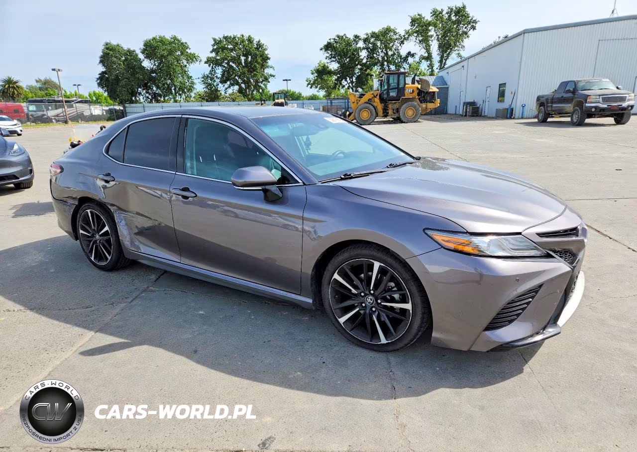 2018 Toyota Camry Xse VIN:4T1B61HK6JU020634 - 4