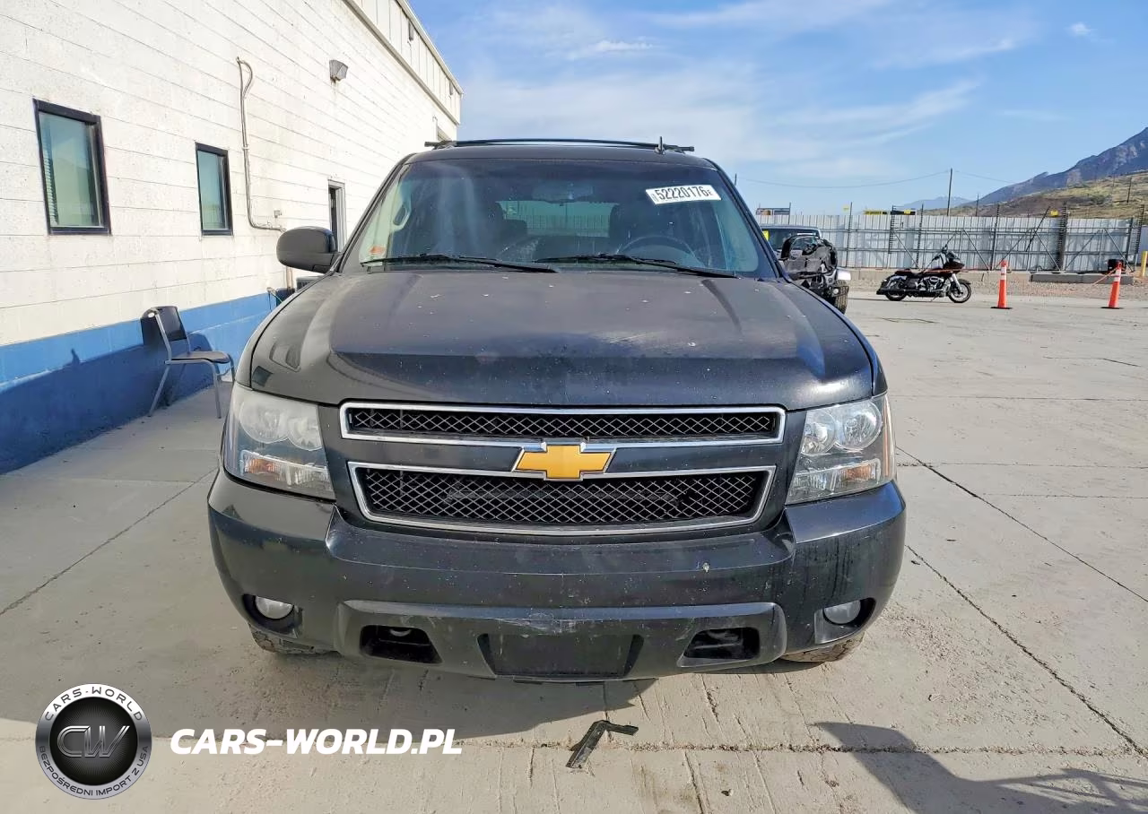 2013 Chevrolet Suburban K1500 Lt VIN:1GNSKJE7XDR369973 - 5